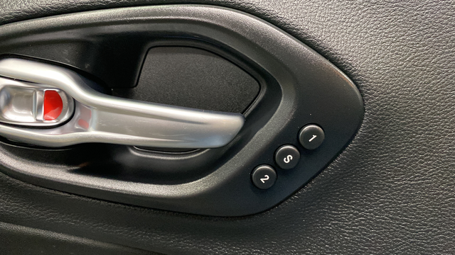 Used 2019 Sting-Gray Clearcoat Jeep Limited image 29