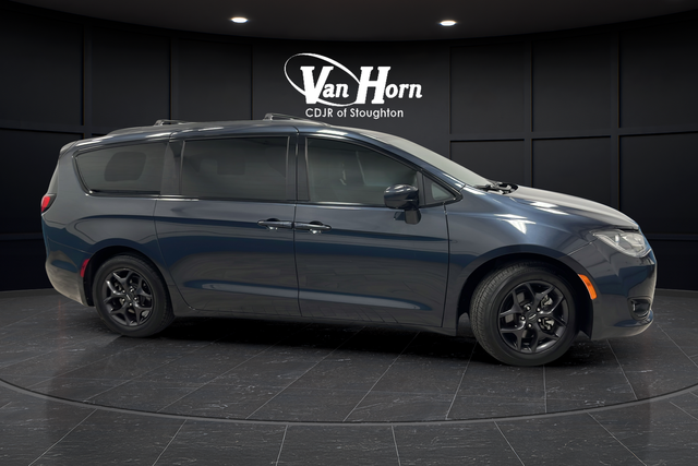 Used 2020 Maximum Steel Metallic Clearcoat Chrysler Touring L image 8