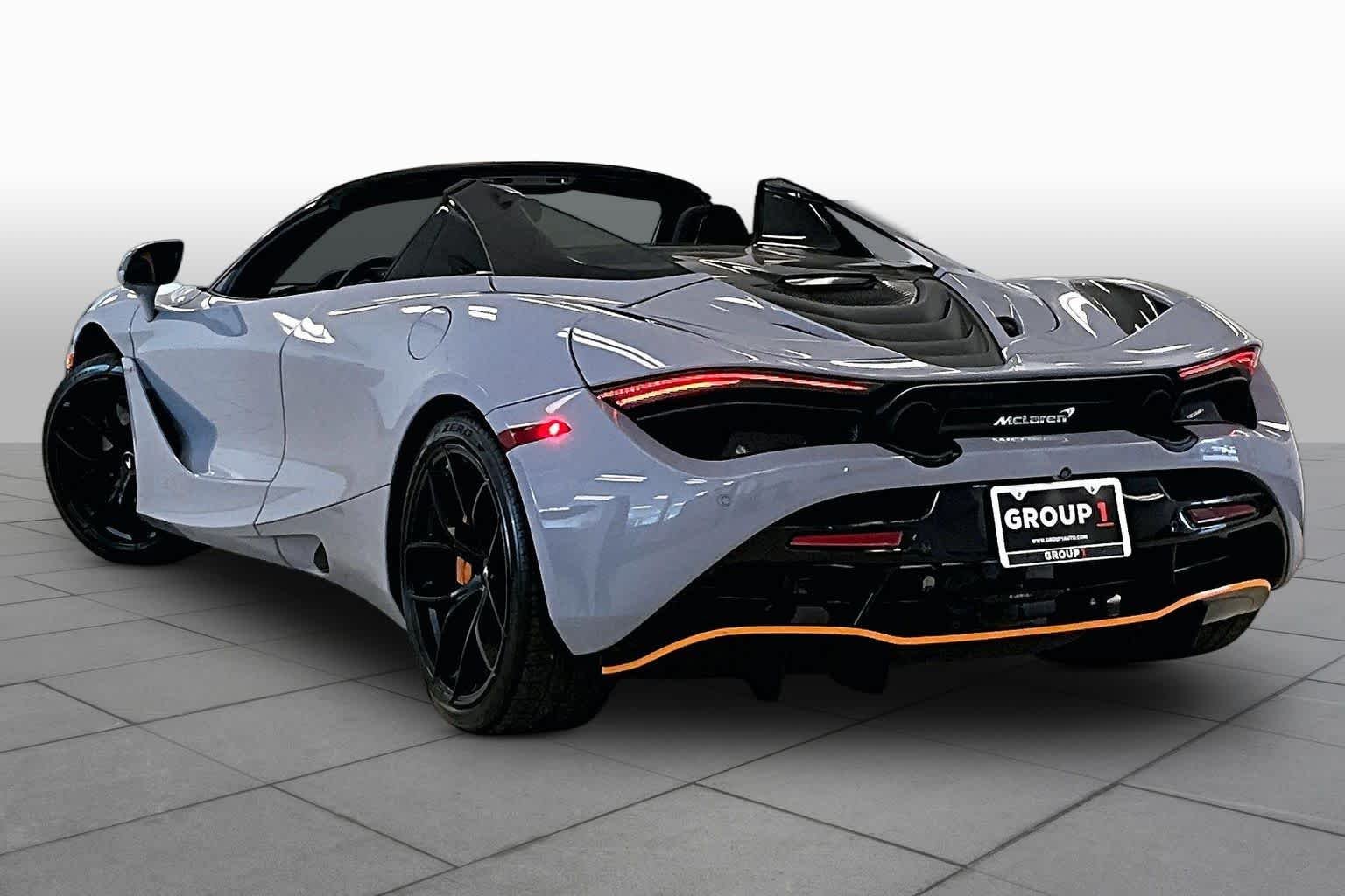 Used 2021 Ceramic Grey McLaren Performance image 11