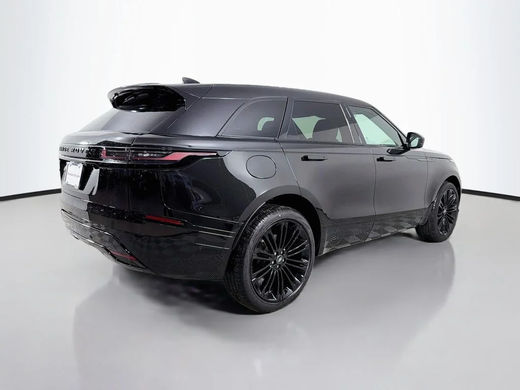 New 2026 Santorini Black Land Rover Belgravia Edition image 5