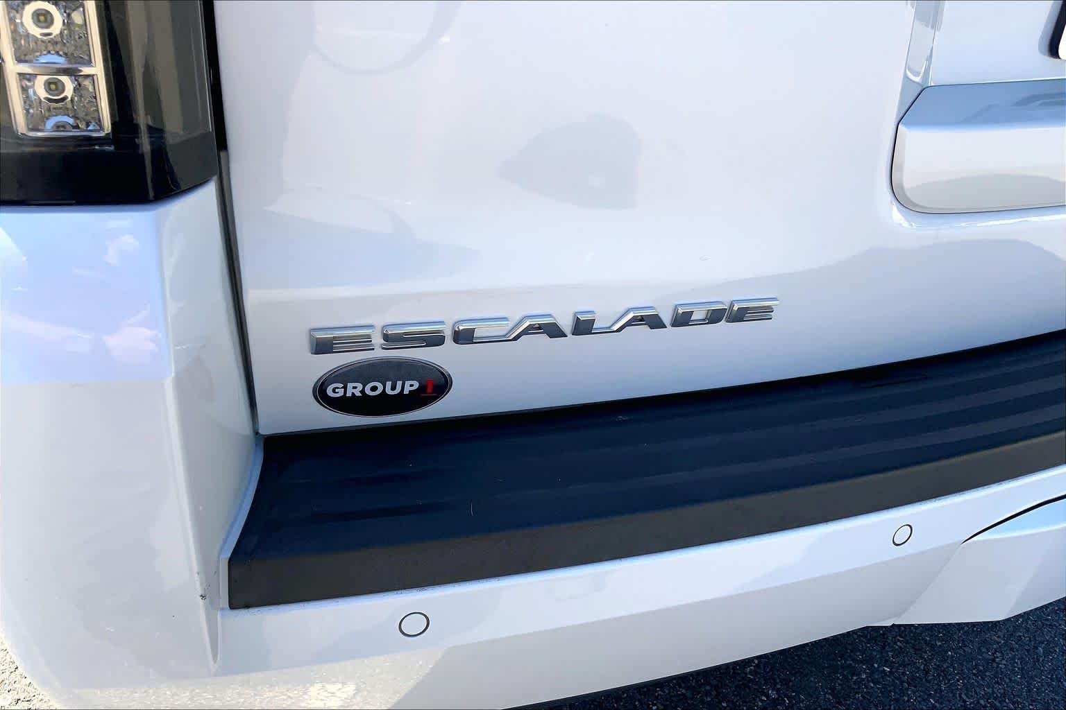 Certified Used 2017 Crystal White Tri-Coat Cadillac Premium Luxury image 33