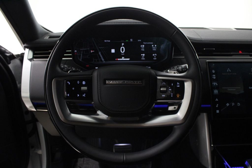 Used 2025 White Land Rover SE image 22