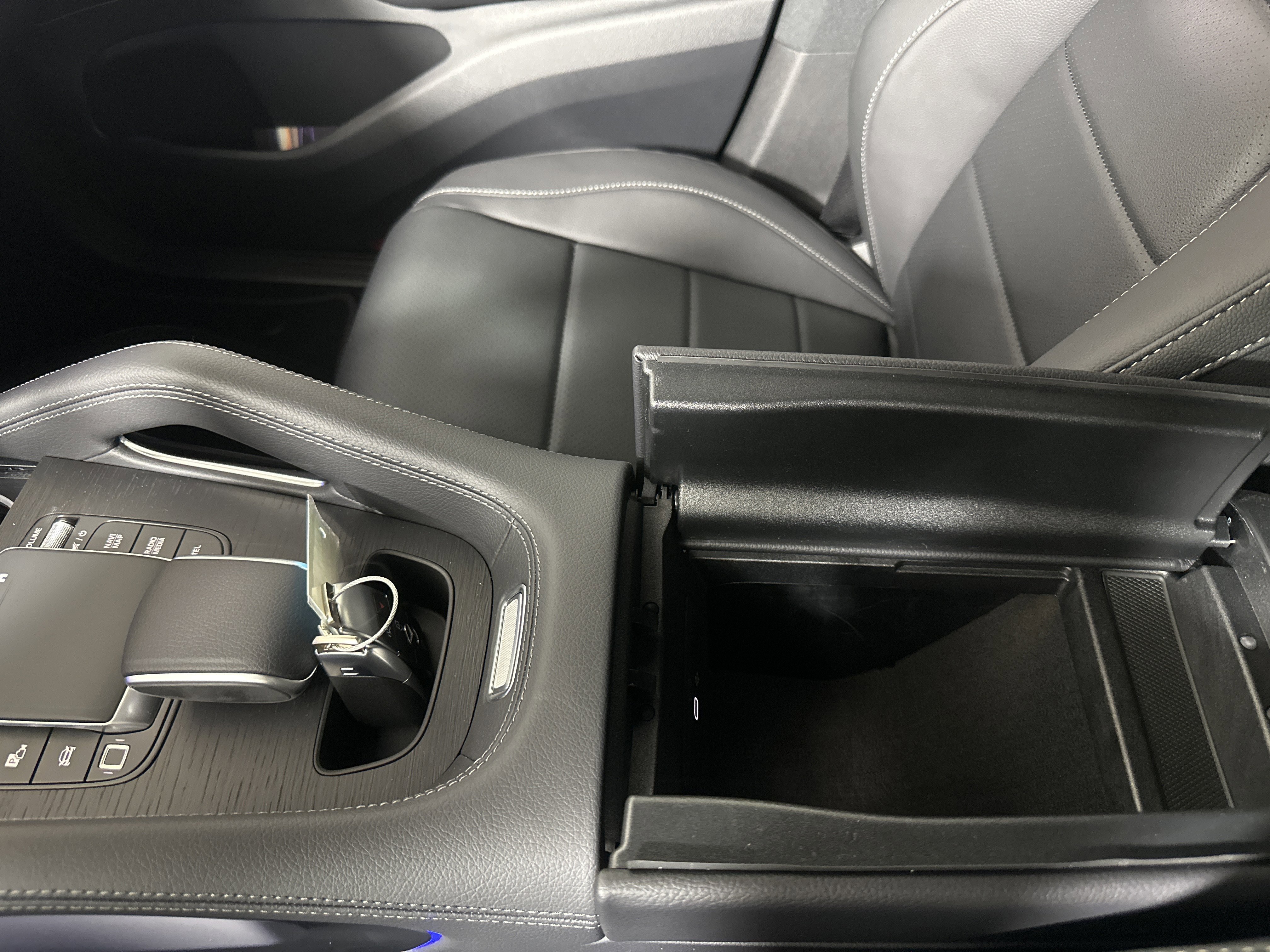 New 2026 MANUFAKTUR Silicon Grey Mercedes-Benz GLE 350 image 21