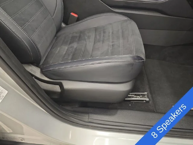 Used 2025 Alloy Silver Metallic Mitsubishi SE image 10