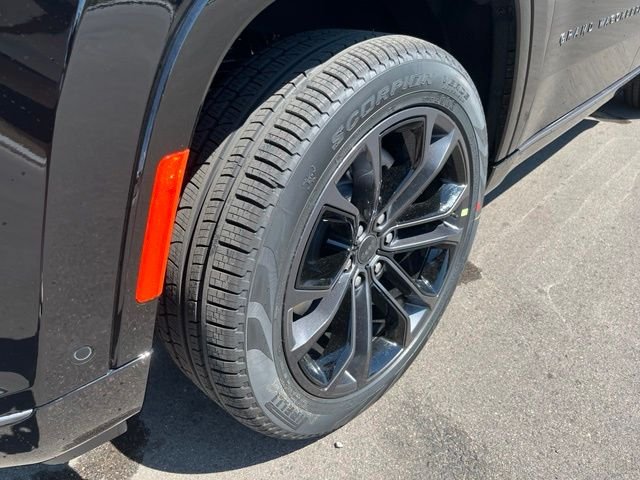 New 2026 High Gloss Black Jeep Summit Obsidian image 9