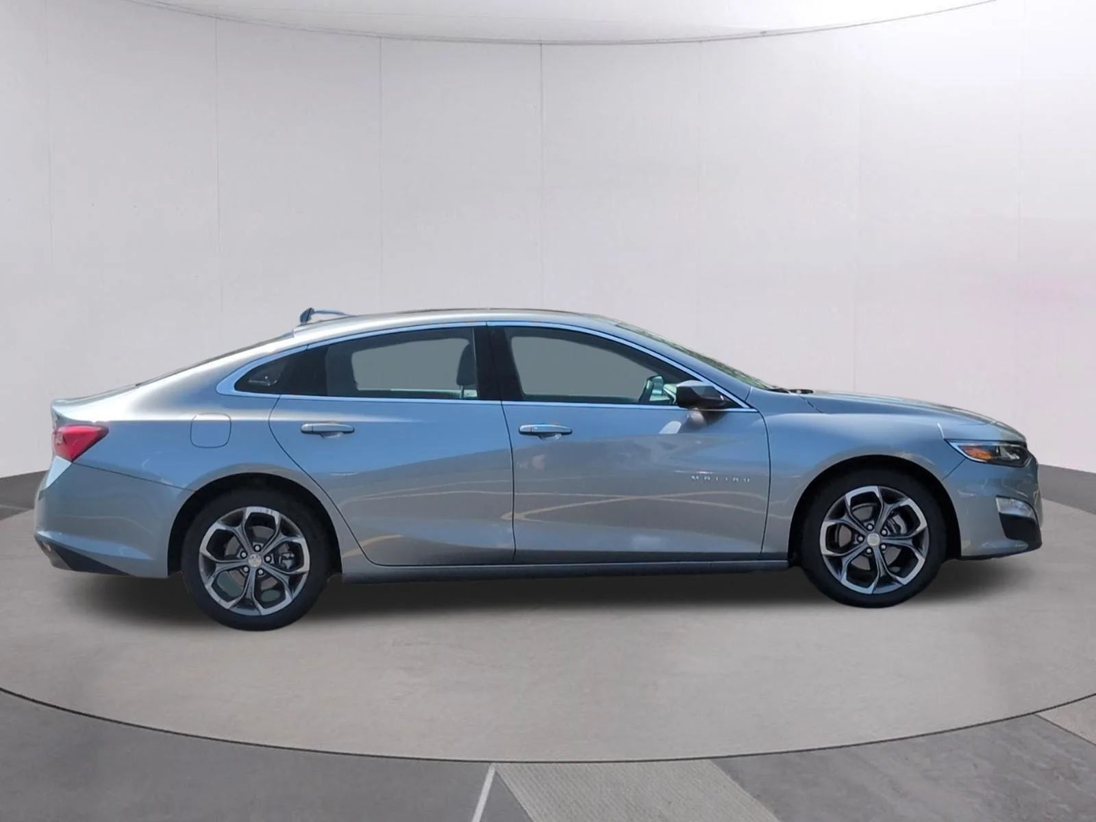 Used 2024 Sterling Gray Metallic Chevrolet LT image 8