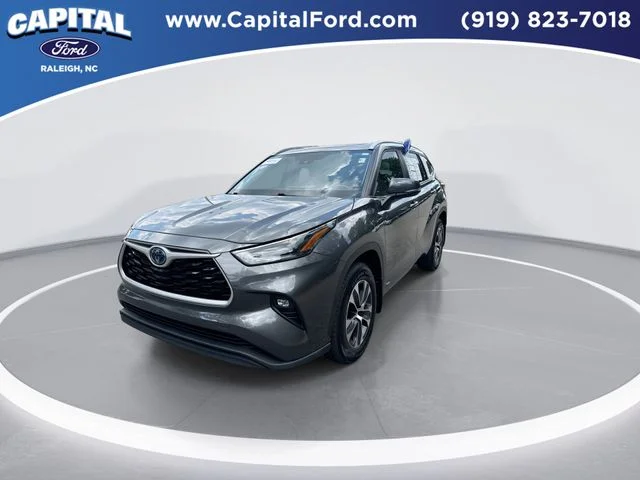 Used 2024 Gray Toyota XLE image 4