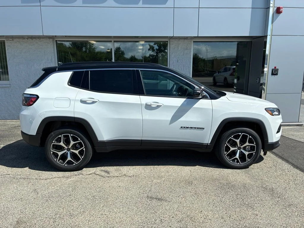 New 2026 Bright White Clear-Coat Exterior Paint Jeep Limited image 7