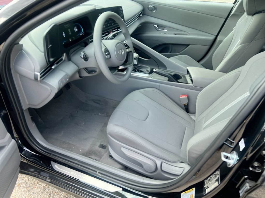 Used 2026 Black Hyundai SE image 12