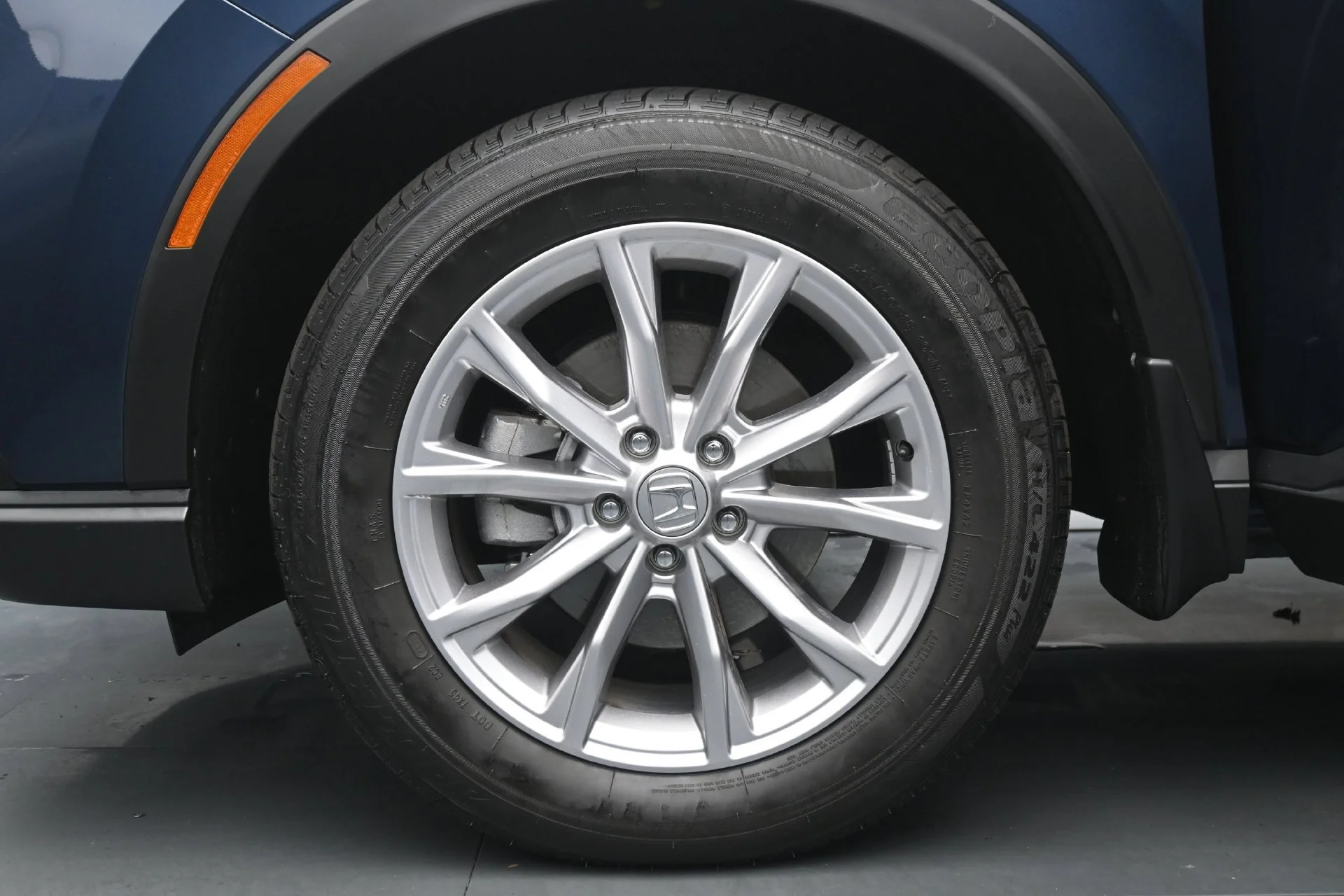 Used 2024 Blue Honda 5D WAGON EX AWD image 30