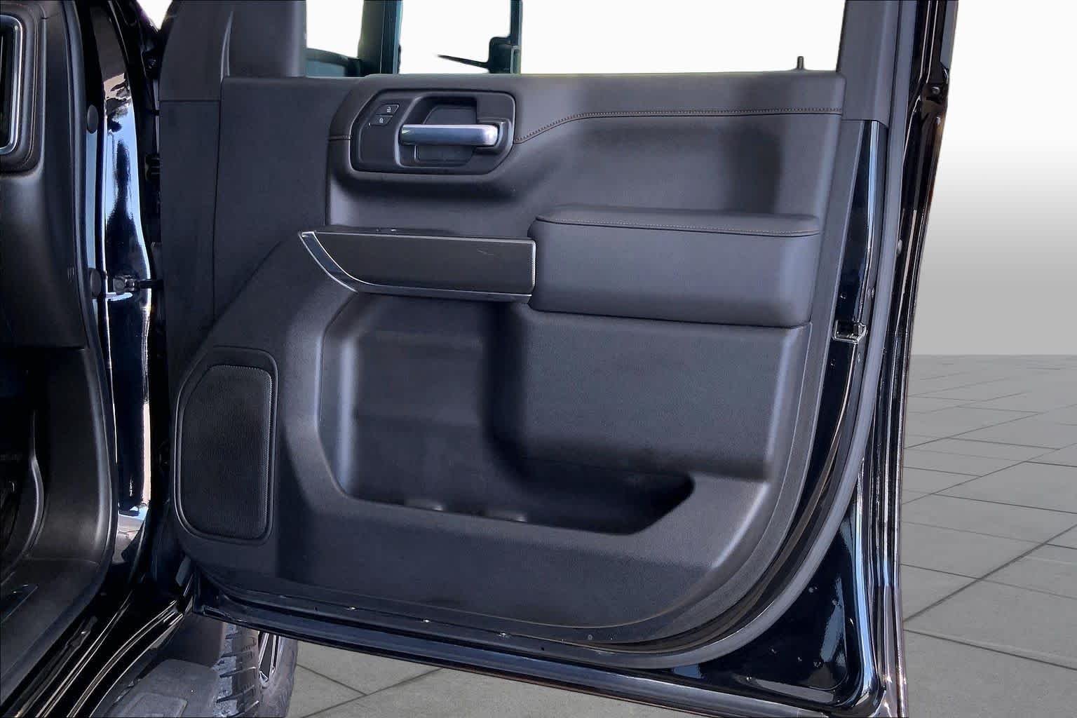 Used 2022 Onyx Black GMC AT4 image 22