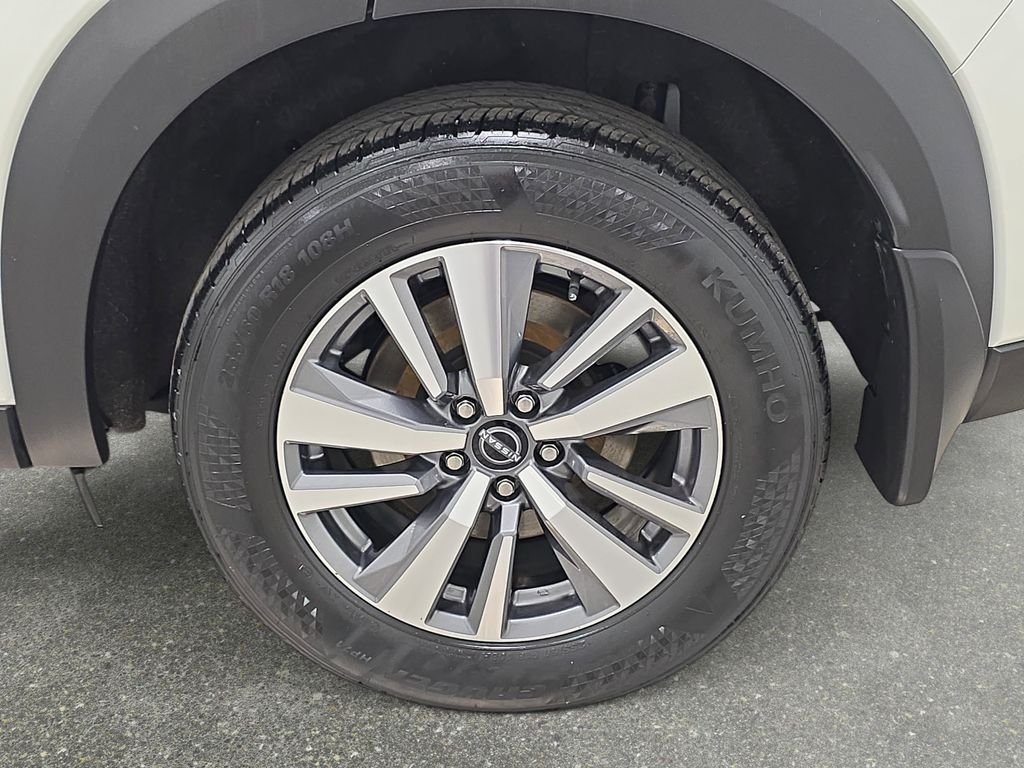 Used 2023 Pearl White Tricoat Nissan SL image 31