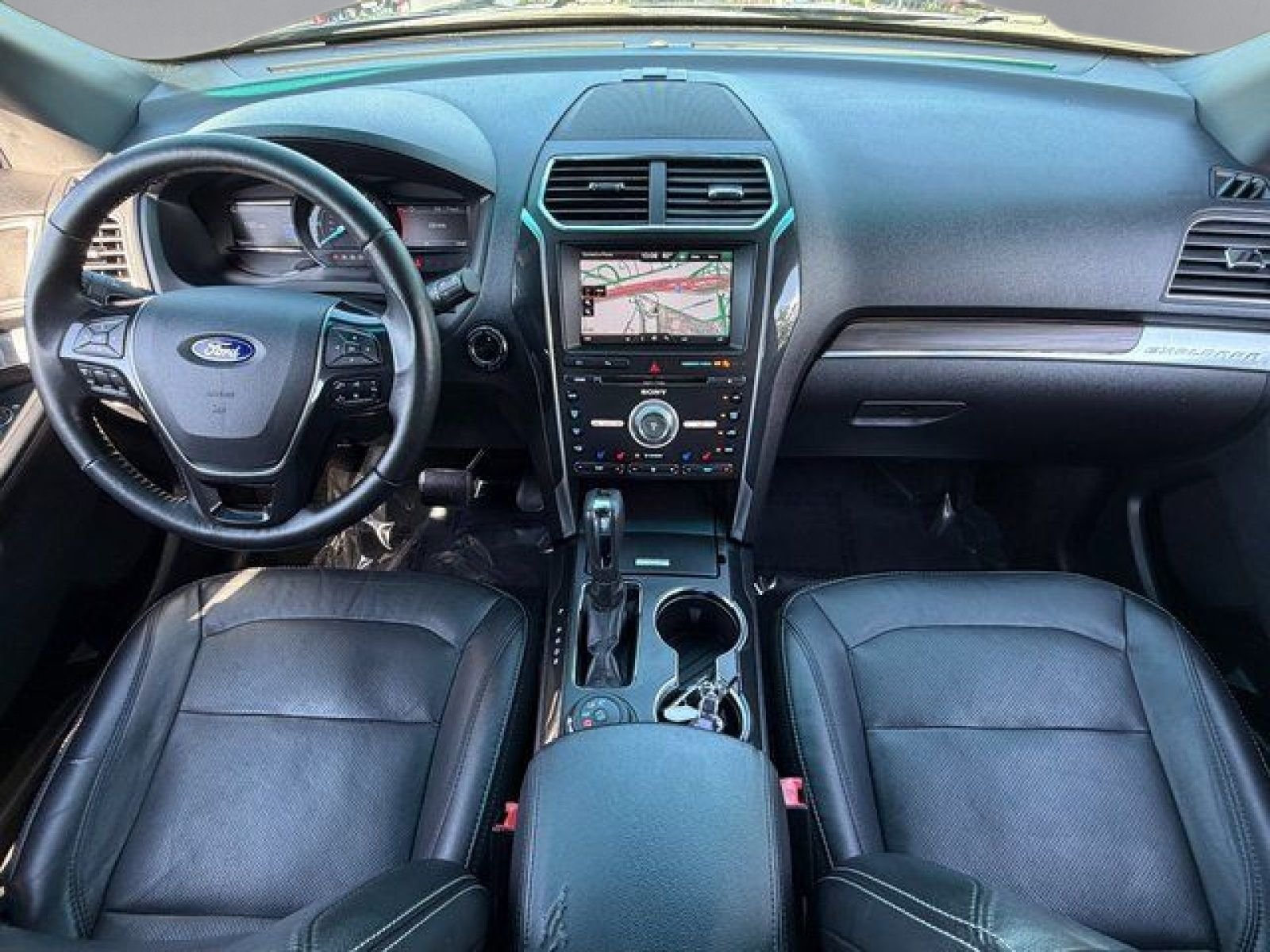 Used 2016 Blue Ford Limited image 3