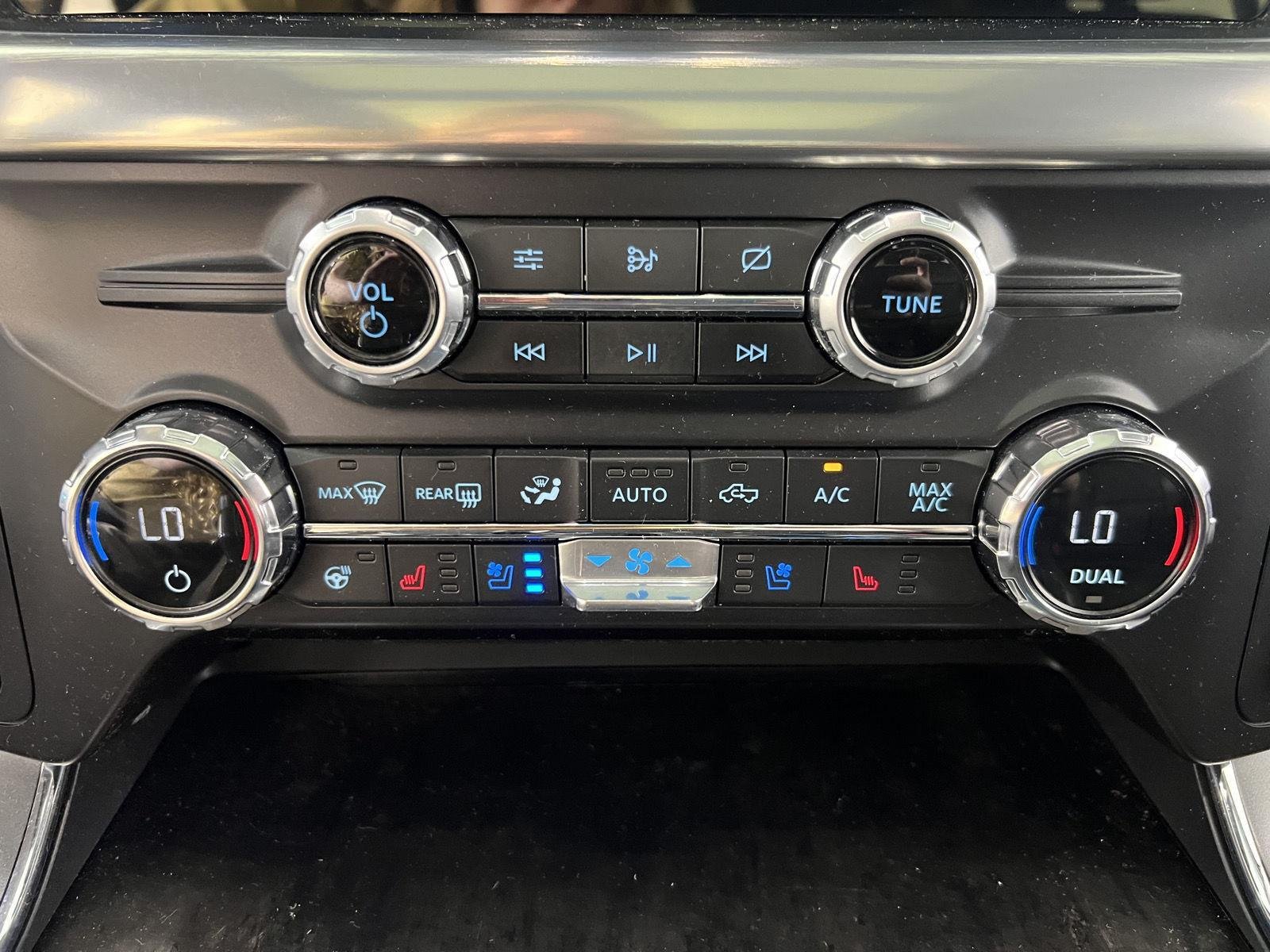 Used 2021 Agate Black Ford LARIAT image 19