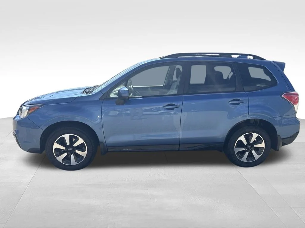 Used 2017 Blue Subaru 2.5i Premium image 2