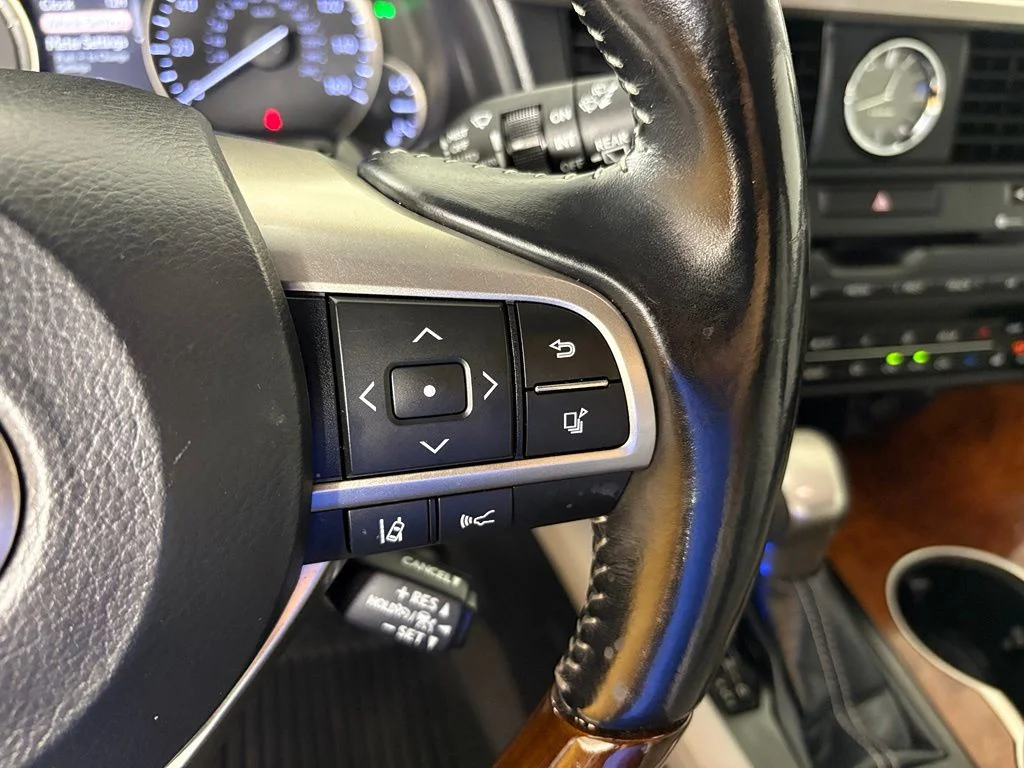 Used 2018 Silver Lexus 450hL Premium image 22