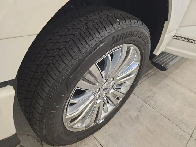 New 2026 Star White Metallic Tri-Coat Ford Platinum® image 48