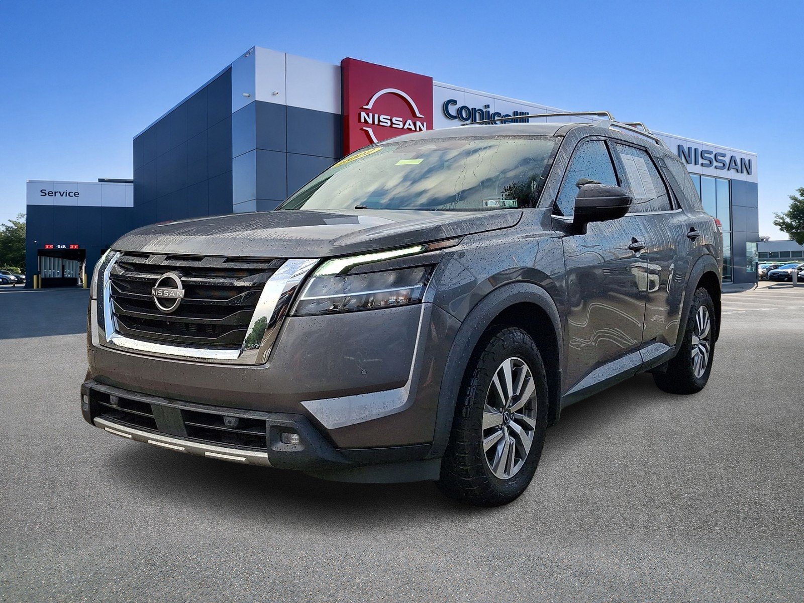 Used 2022 Gun Metallic Nissan SL image 2