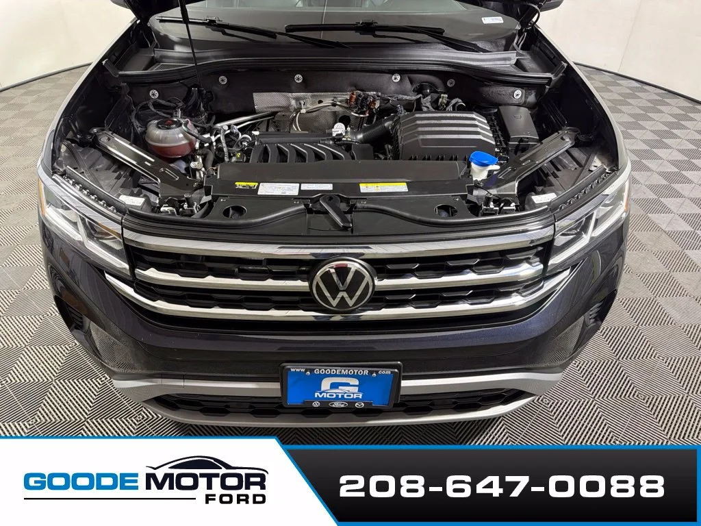 Certified Used 2023 Deep Black Pearl Effect Volkswagen SEL image 26
