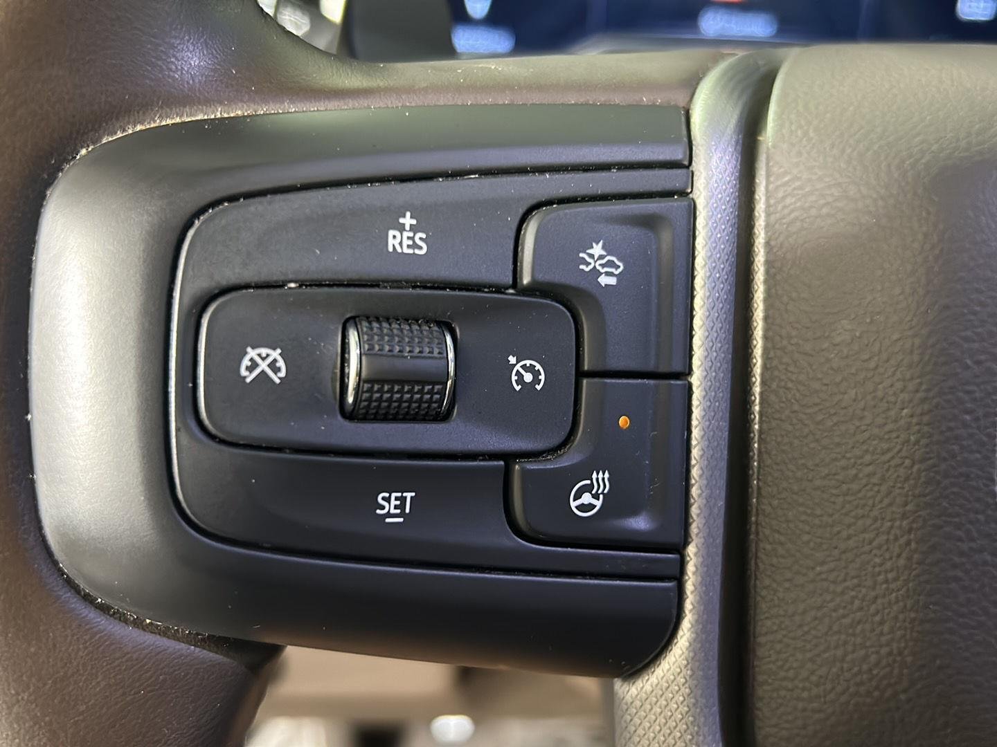 Used 2024 White Frost Tricoat GMC Denali image 28