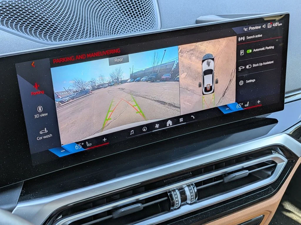 Used 2024 White BMW xDrive40 image 19