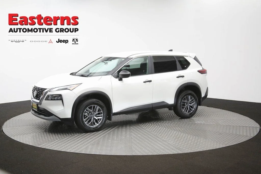 Used 2023 White Nissan S image 59