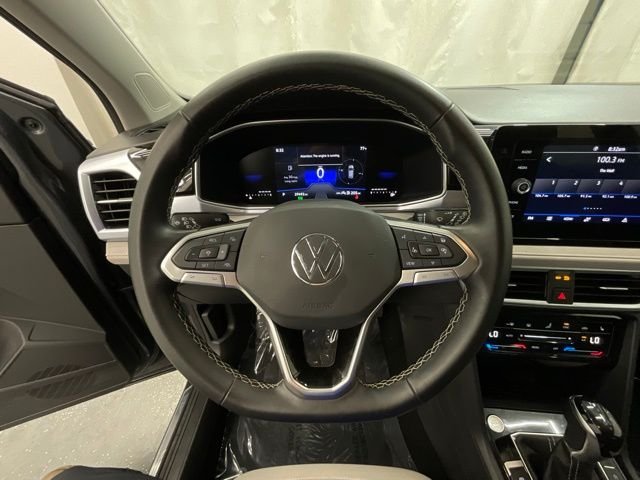 Used 2025 Gray Volkswagen 1.5T SE image 11