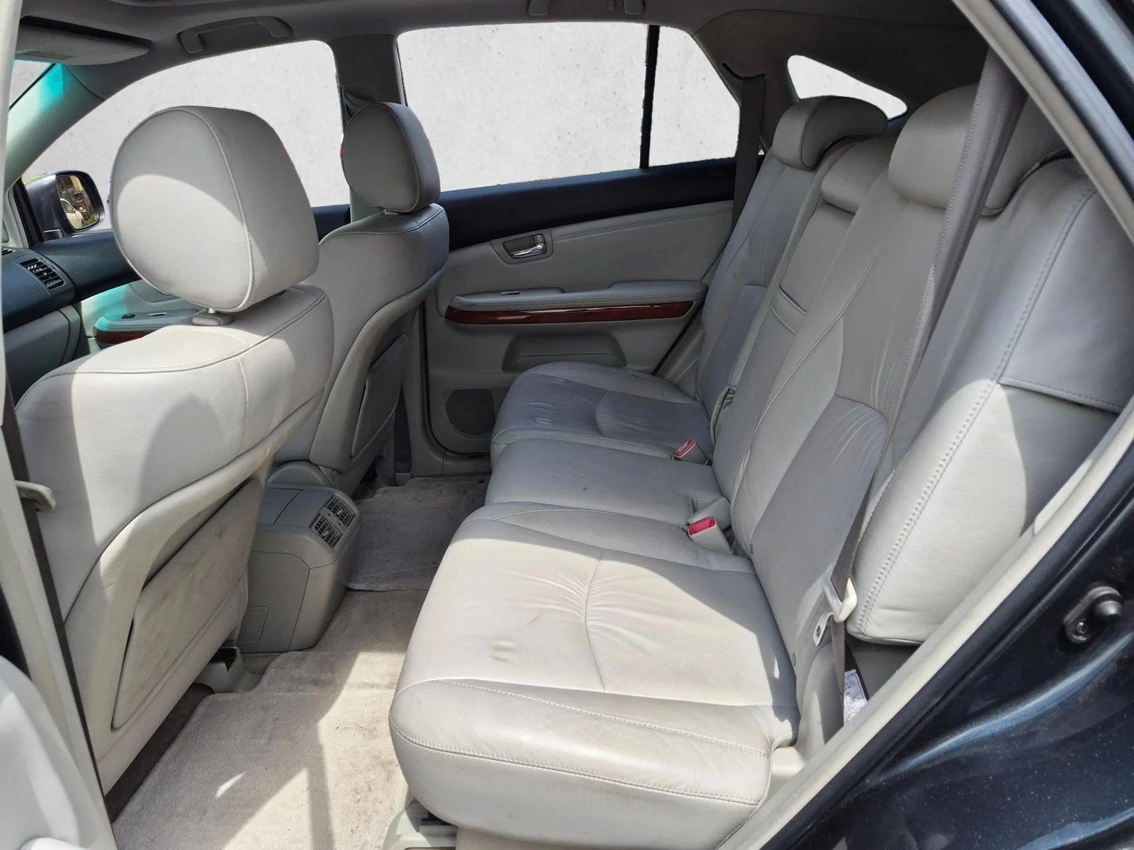 Used 2008 Silver/Gray Lexus  image 15