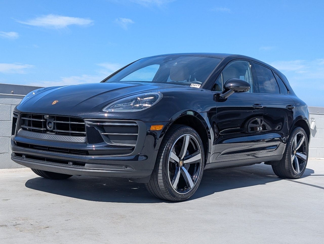 2025 Porsche Macan Base