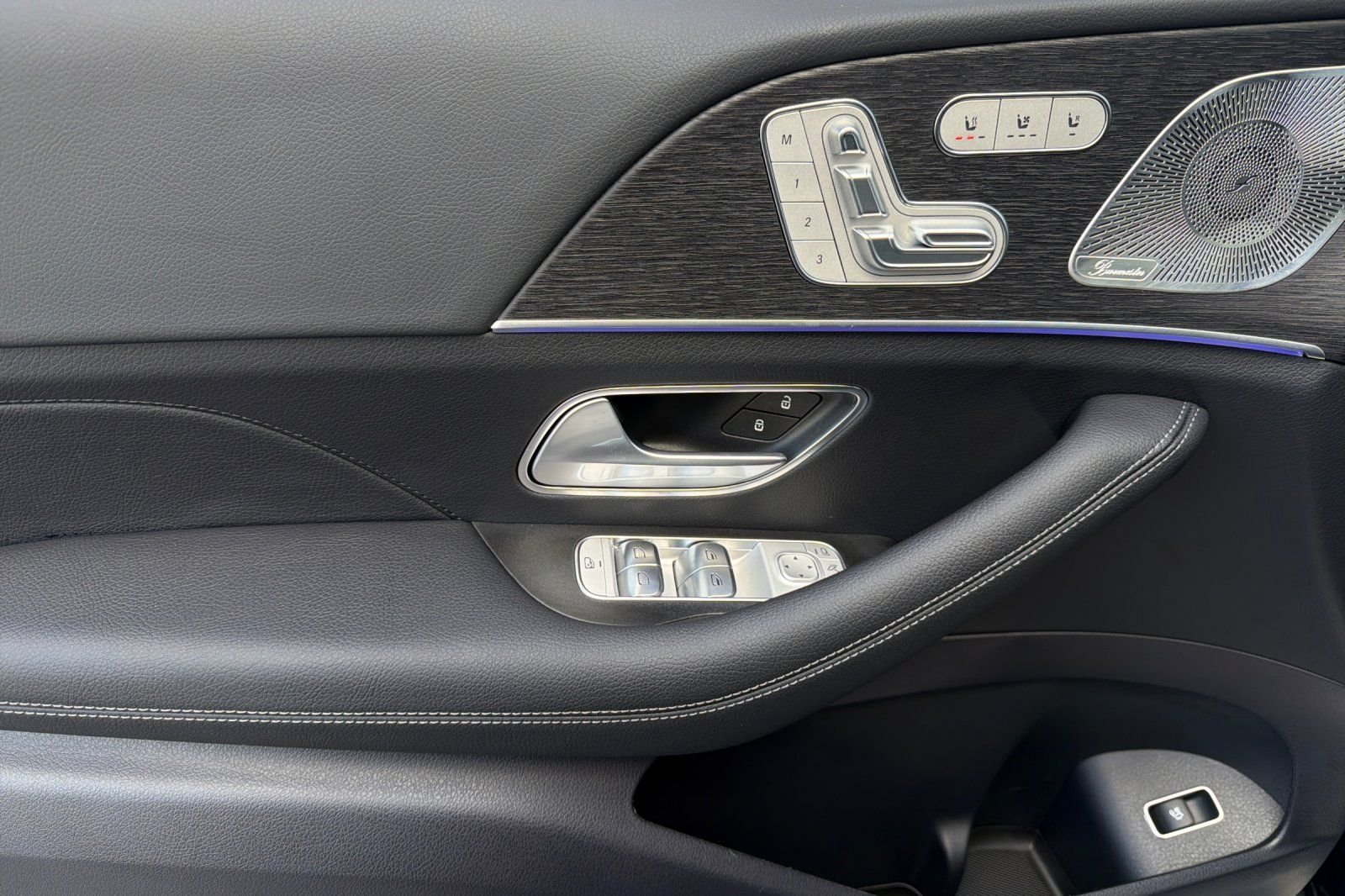 New 2026 Black Mercedes-Benz GLS 450 image 24
