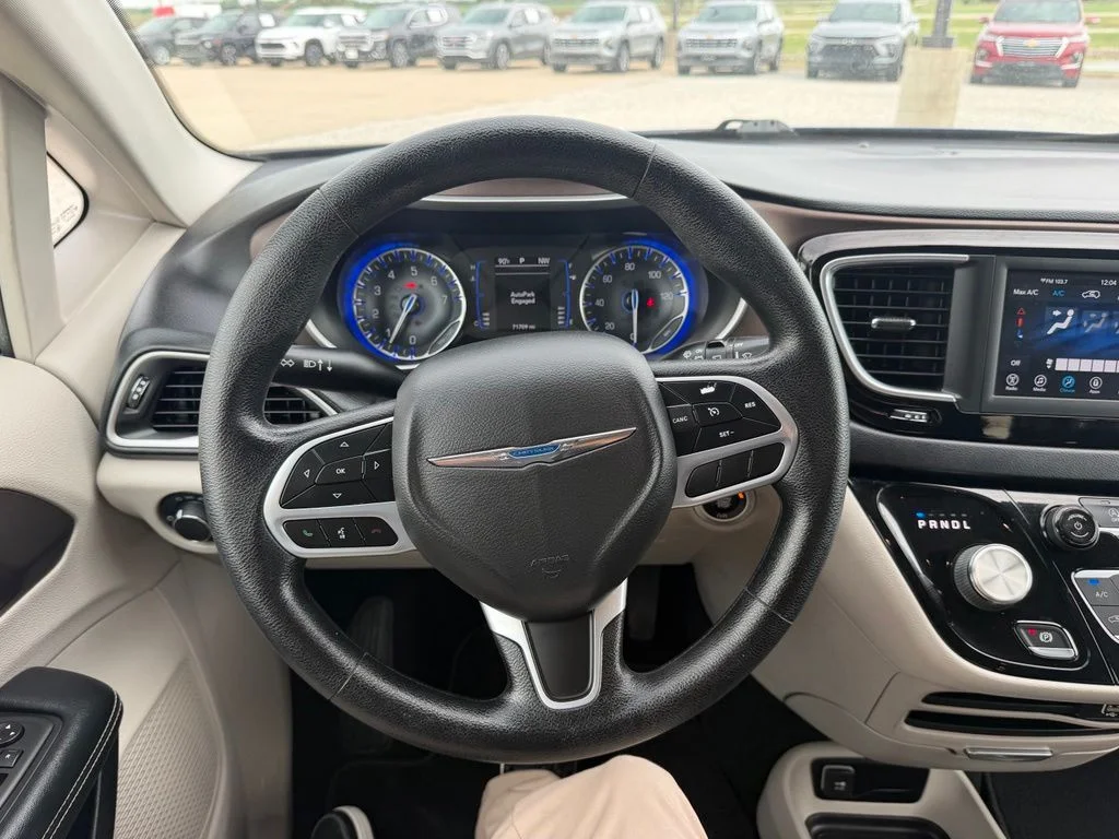 Used 2021 Blue Chrysler LX image 14