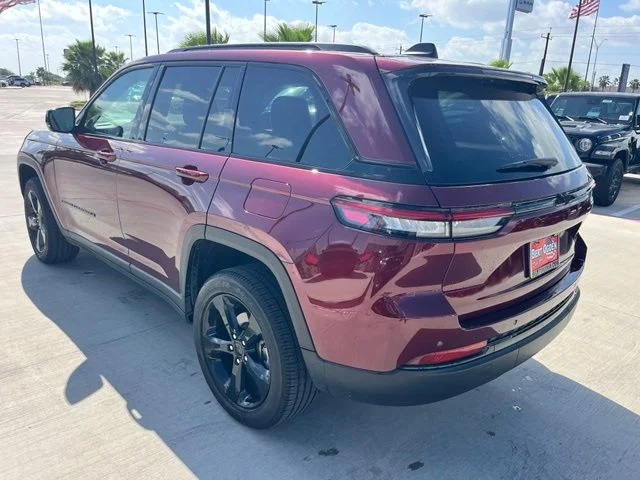 Used 2025 Red Jeep Altitude X image 4