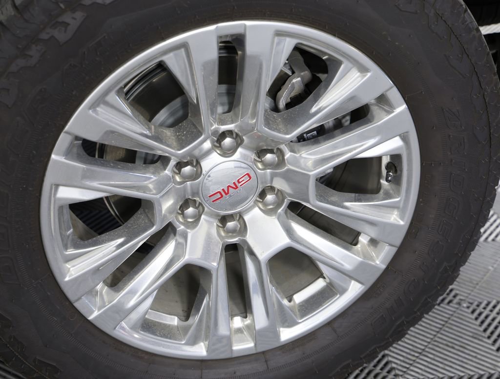 Used 2024 Sterling Metallic GMC Denali image 7