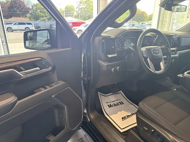 Used 2024 Onyx Black GMC Elevation image 14