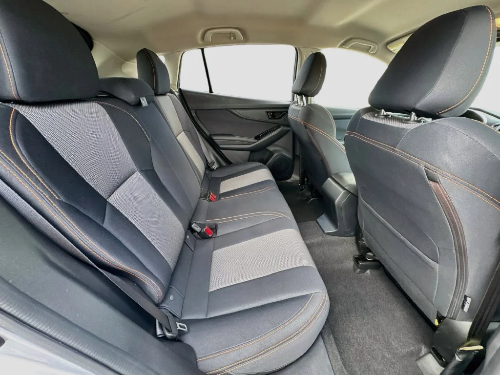 Used 2019 Silver Subaru 2.0i Premium image 31