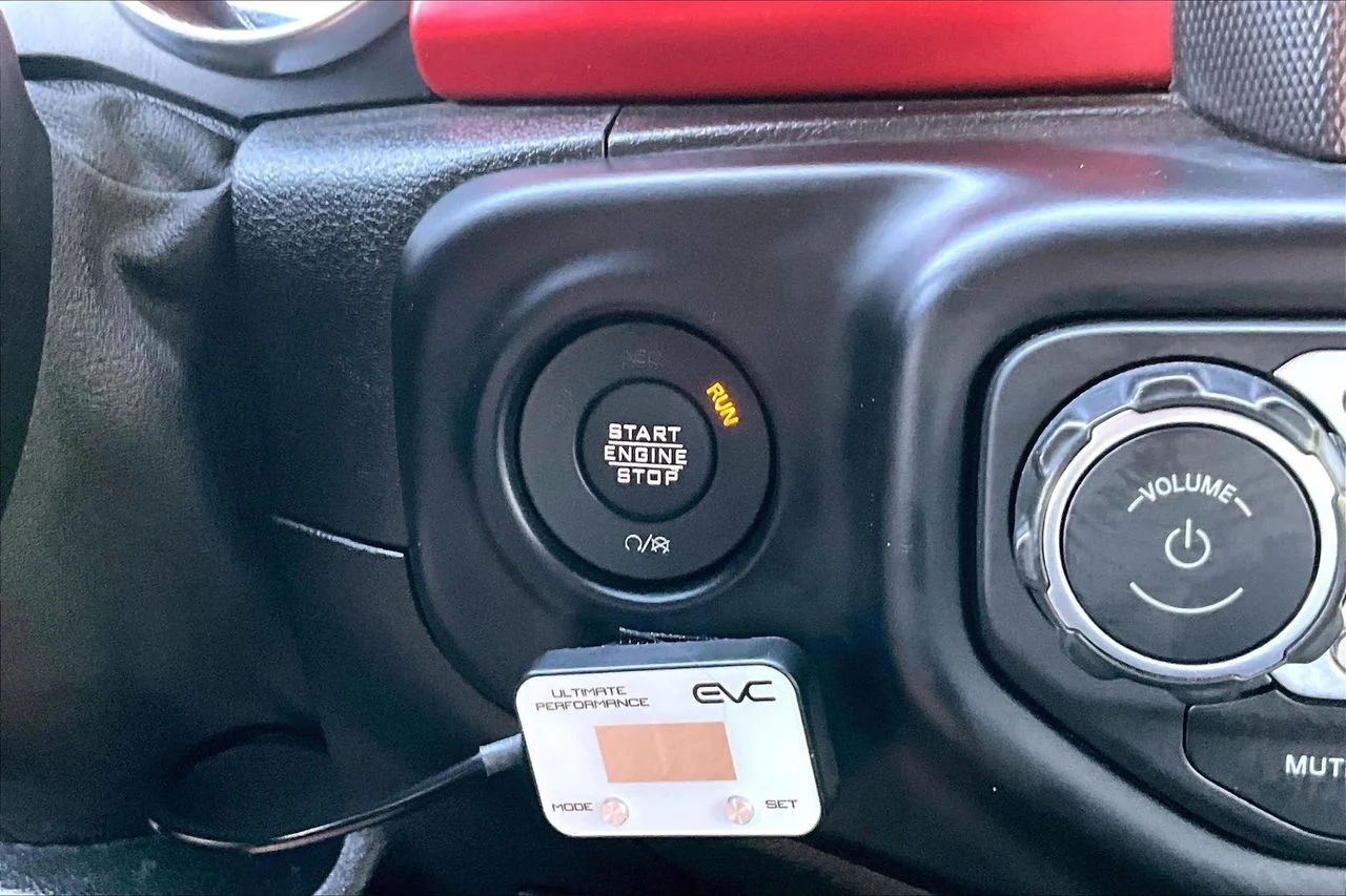 Used 2021 Gray Jeep Rubicon image 27