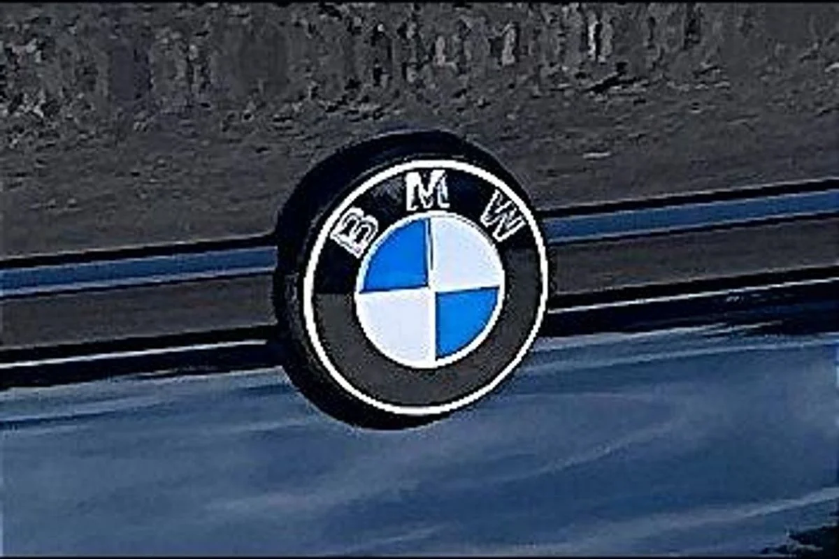 Used 2024  BMW xDrive image 24