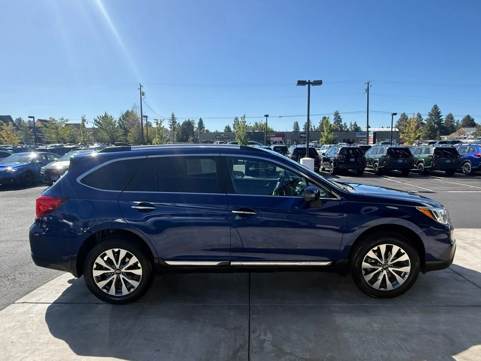 Used 2017 Lapis Blue Subaru 2.5i image 4