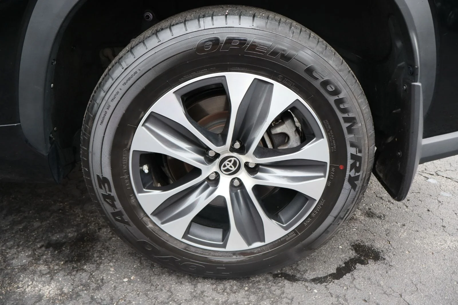 Used 2023 Midnight Black Metallic Toyota XLE image 49