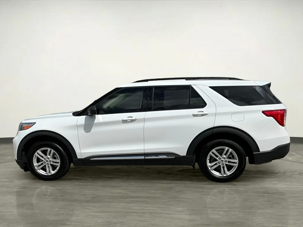 Used 2023 White Ford XLT image 3