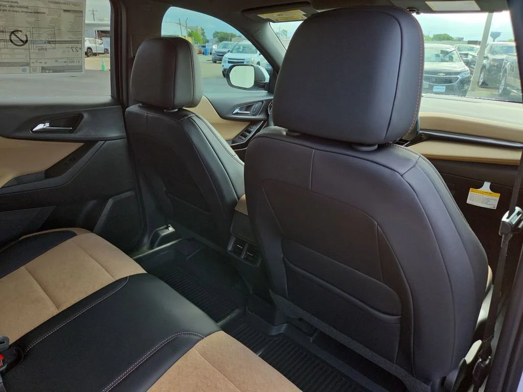 New 2026 Polar White Tricoat Chevrolet ACTIV image 13