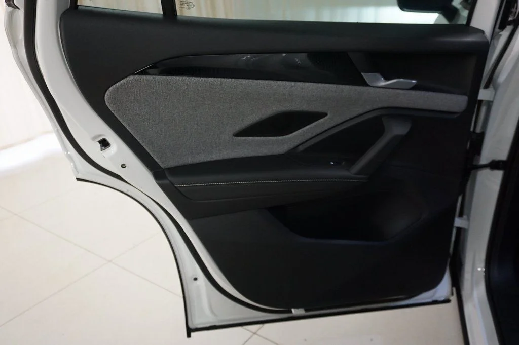 New 2026 White/off-white Volkswagen 2.0T S image 25