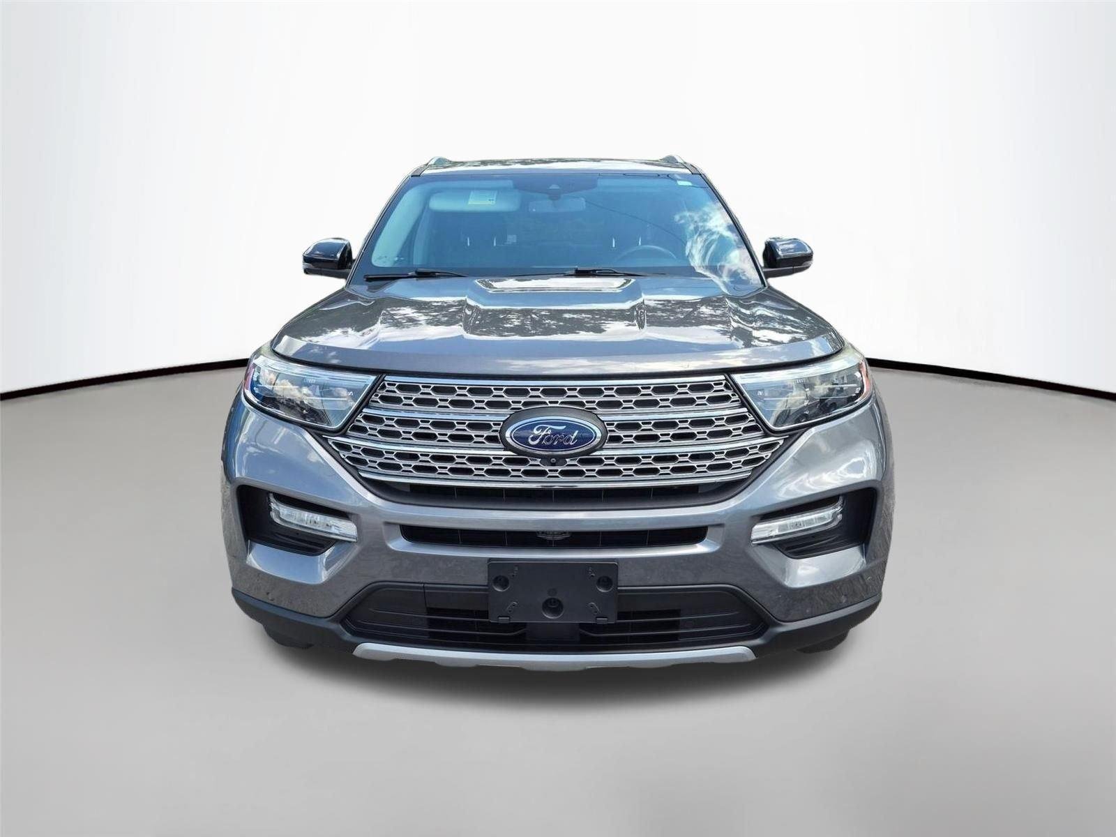 Used 2021 CARBONIZED GRAY METALLIC FORD LIMI image 2
