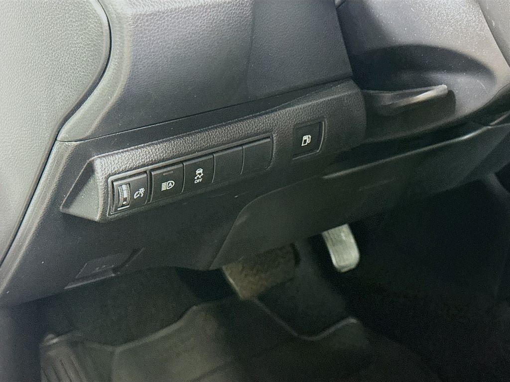 Used 2024 Ice Cap Toyota Hybrid SE image 11