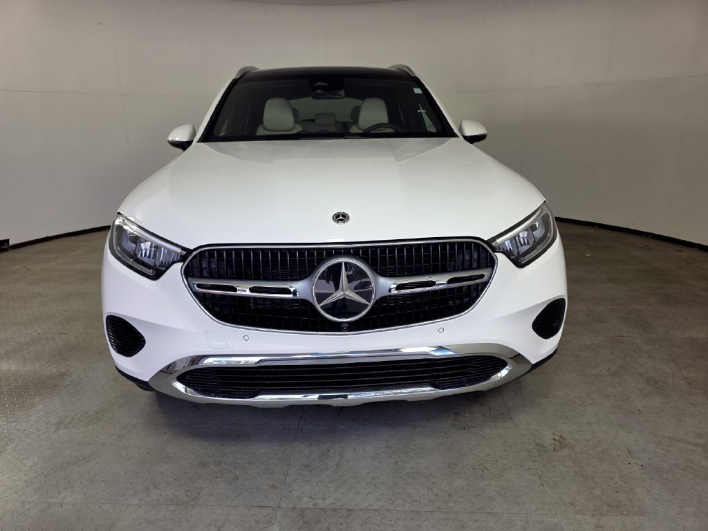 New 2027 Polar White Mercedes-Benz GLC 300 image 2