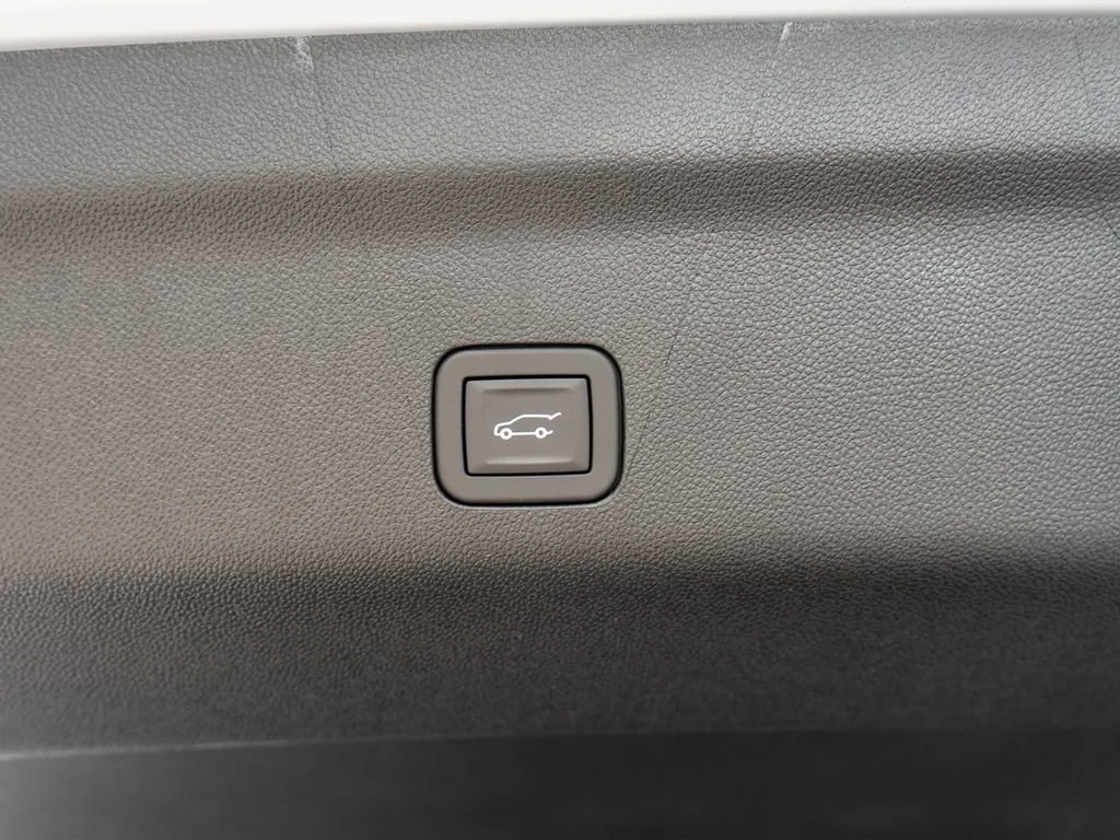 2026 GMC Yukon XL Denali - Photo 35