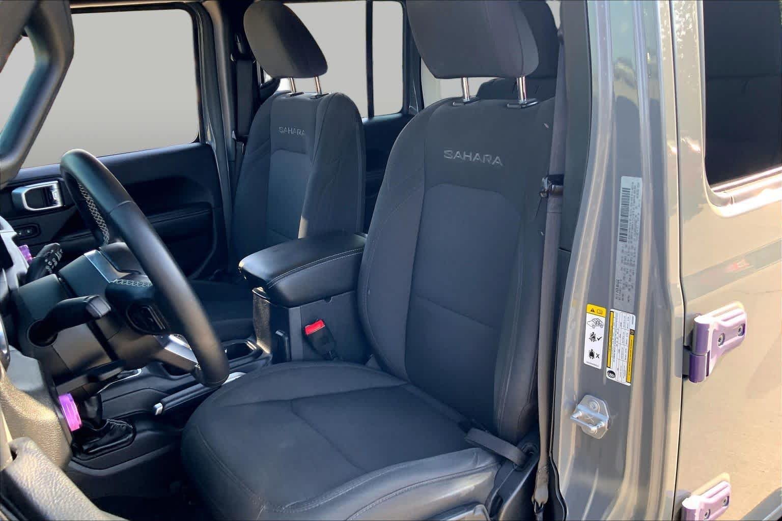 Used 2018 Sting-Gray Clearcoat Jeep Sahara image 8