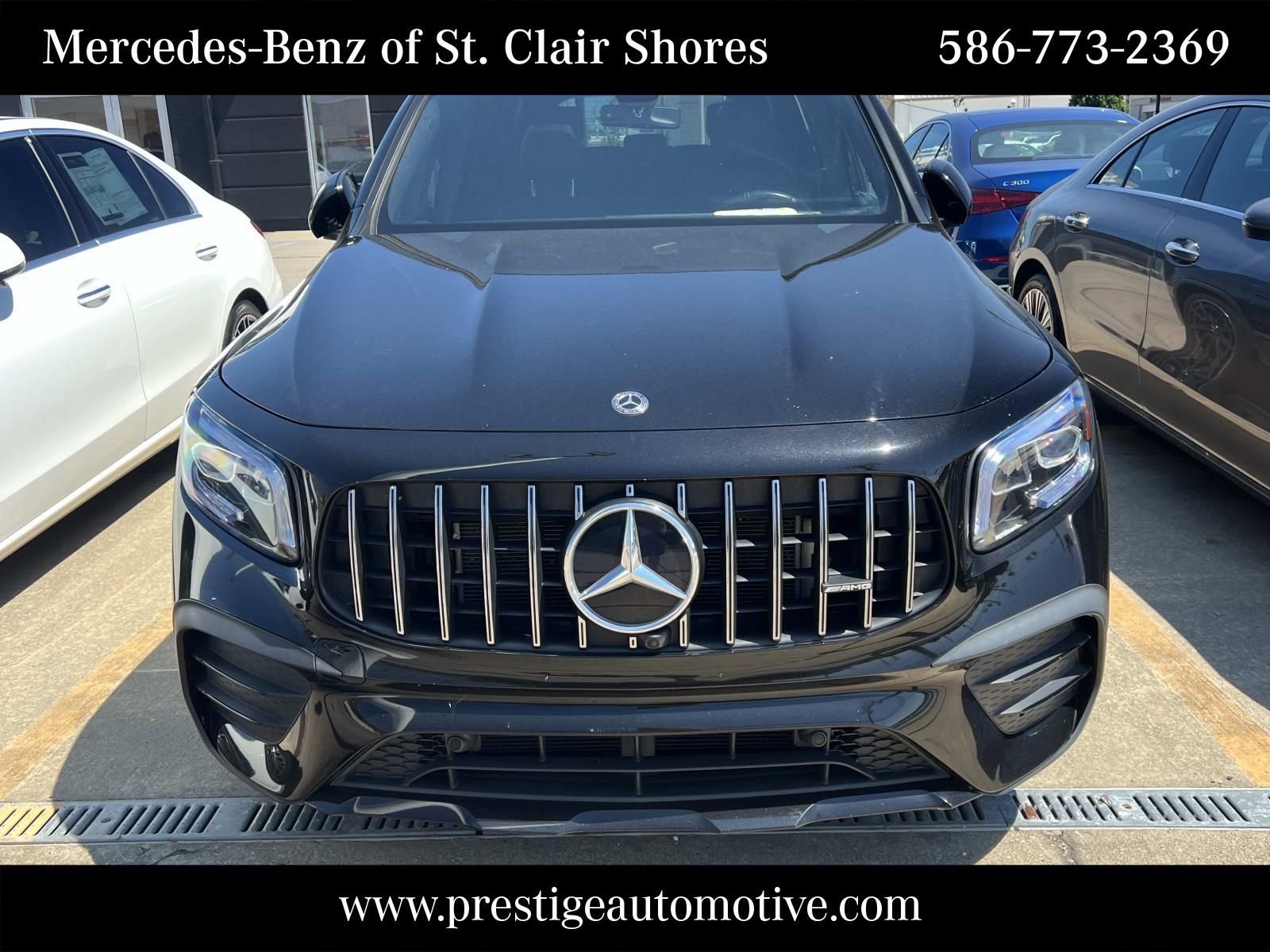 Used 2021  Mercedes-Benz GLB 35 AMG® image 2