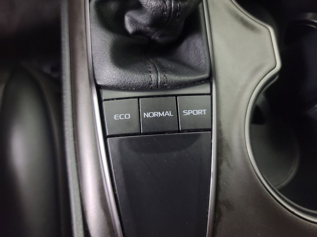 2024 Toyota Camry SE - Photo 34