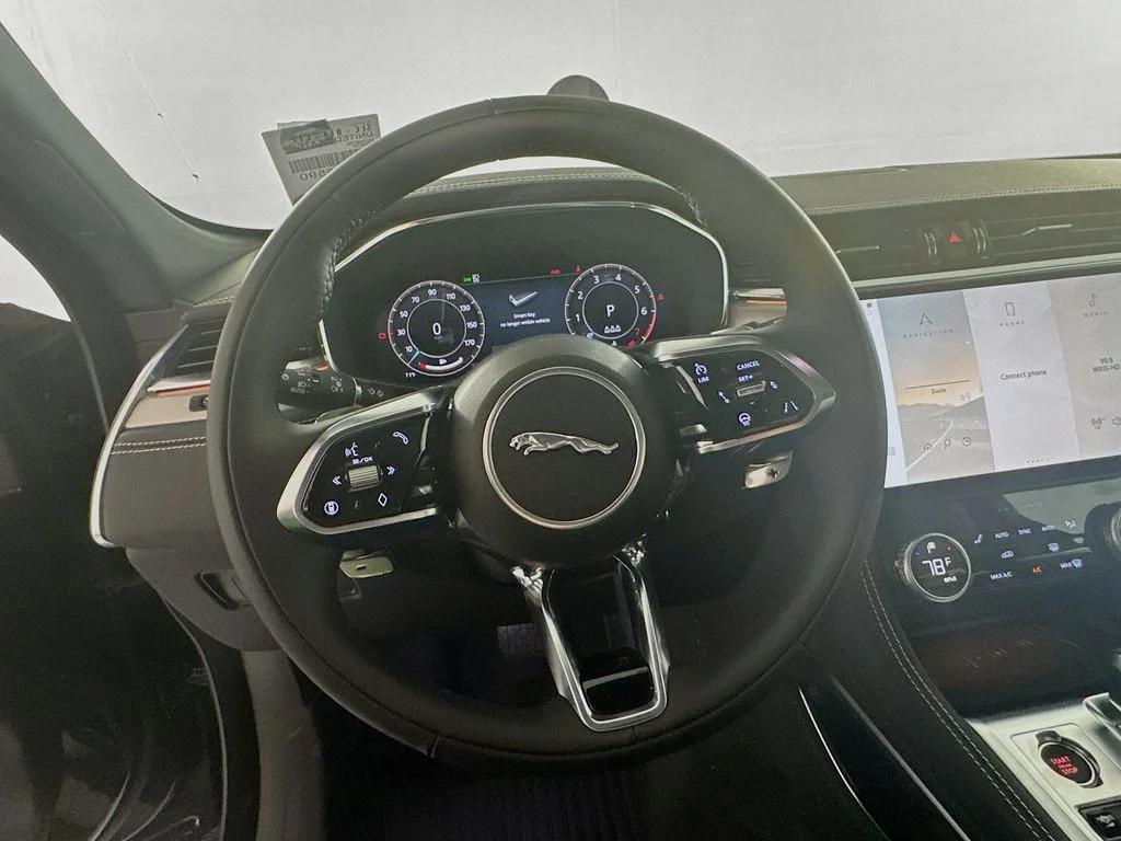 2026 Jaguar F-Pace R-Dynamic S - Photo 11